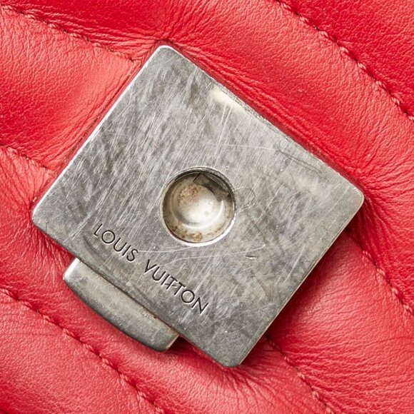 LOUIS VUITTON Red Leather Shoulder Bag - Picture 6 of 10